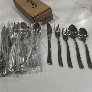 40 Piece Flatware Set